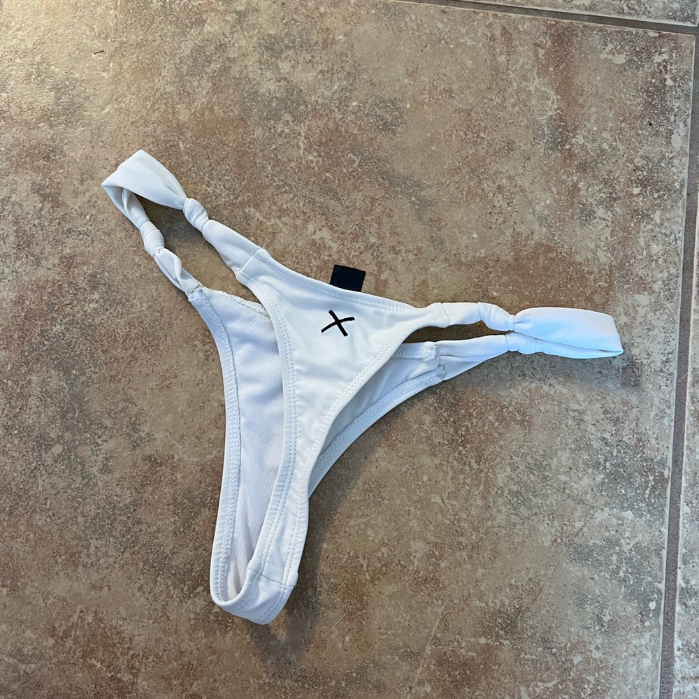 Boutine la white twist bottoms